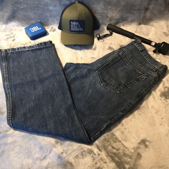 SALE! Old Navy Distressed Jeans-**LIKE NEW** - Picture 1 of 4